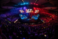 谁是真正MVP？官方将荣誉给到打野，粉丝为中单鸣不平